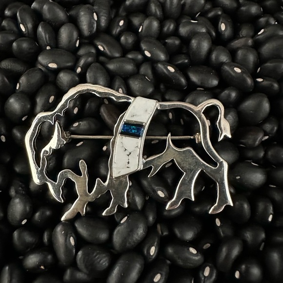 Vintage Sterling Silver Stamped Buffalo Bison Brooch / Pendant with Inlay - Picture 3 of 7